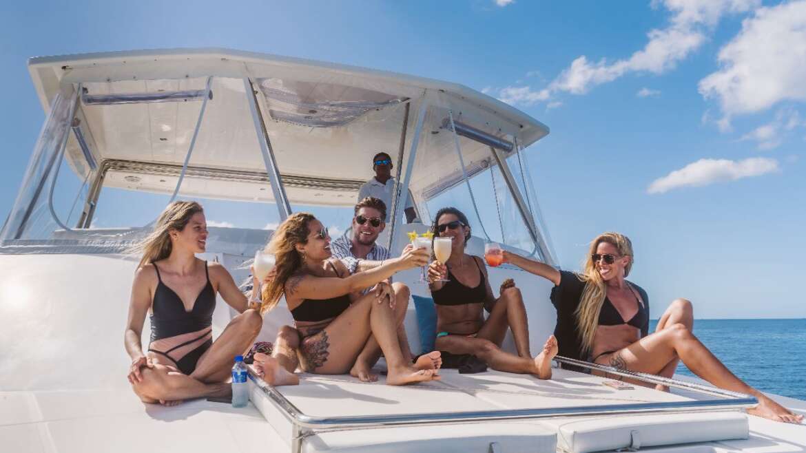 5 Reasons Why a Yacht Charter Offers the Best Vacation Experience