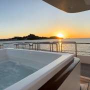 Top 5 Reasons to Charter in Yacht Costa Rica