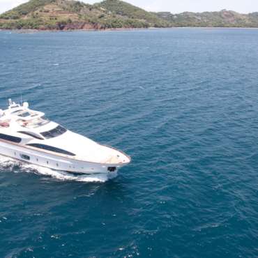 Azimut Jumbo 105ft Power Yacht on the Sea