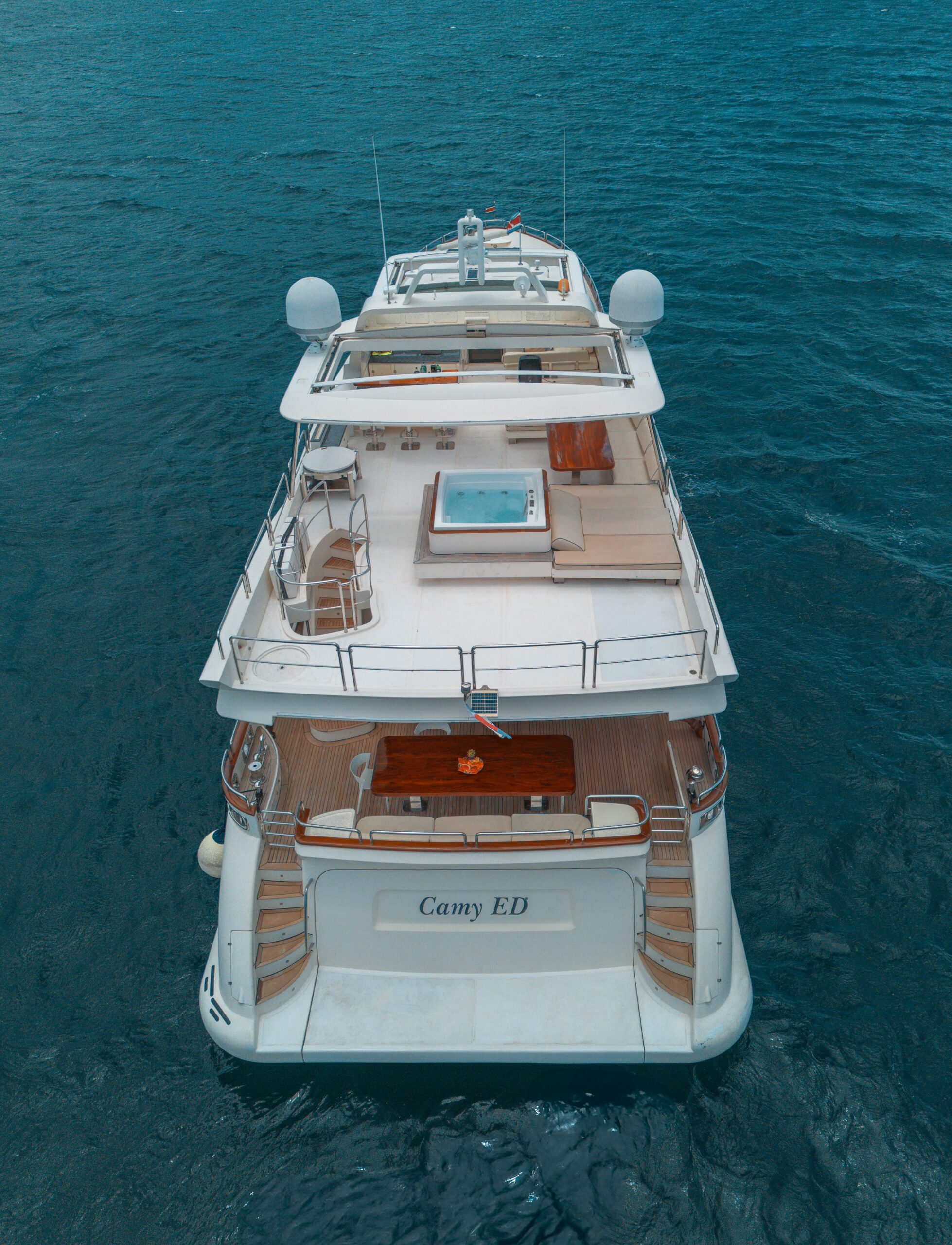 Azimut 105ft mega yacht cruising off the coast of Guanacaste, Costa Rica