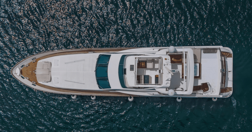 Yacht Rental Guanacaste Costa Rica. Azimut 105ft Megayacht cruising off the coast of Costa Rica with breathtaking views.